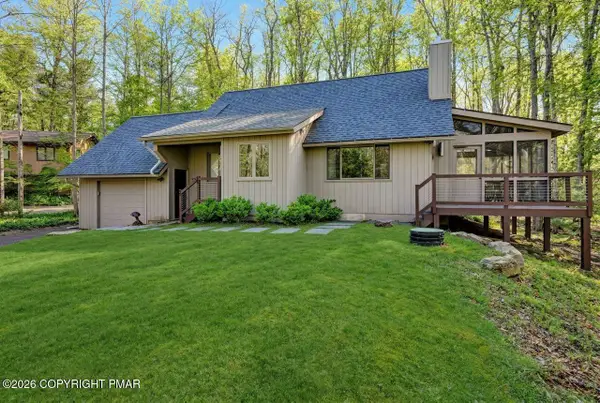 312 Foxglove Place, Pocono Pines, PA 18350