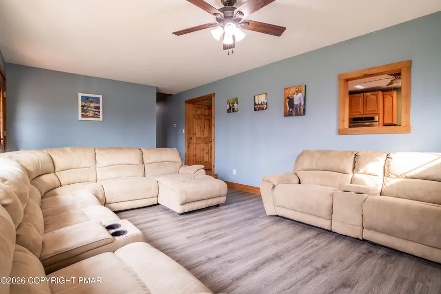 4043 Manor Drive, Effort, PA 18330 - #2