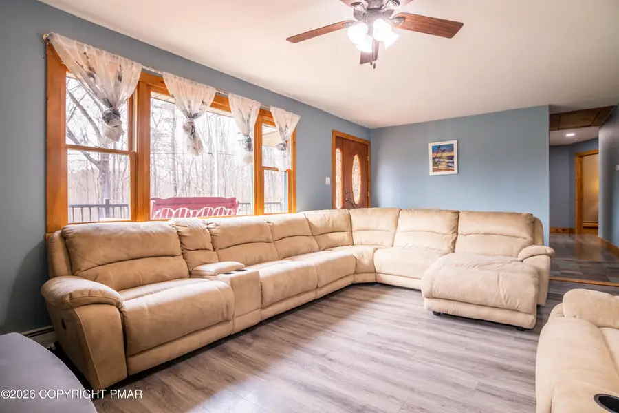 4043 Manor Drive, Effort, PA 18330 - #3