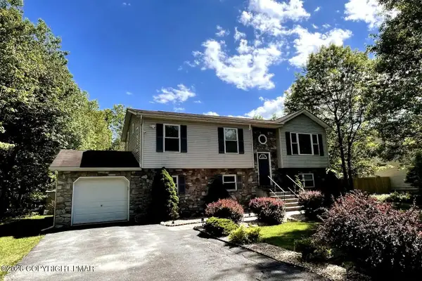 1216 Glade Drive S, Long Pond, PA 18334