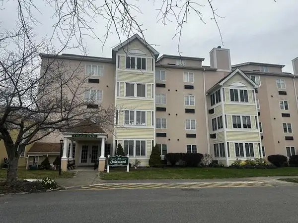 3 Village Circle, Stroudsburg, PA 18360