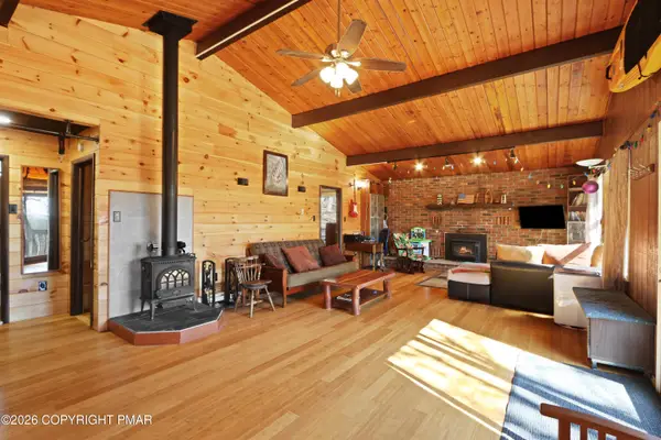 214 Mockingbird Court, Bushkill, PA 18324