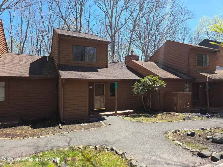 317 Keswick Avenue, Bushkill, PA 18324 - #2