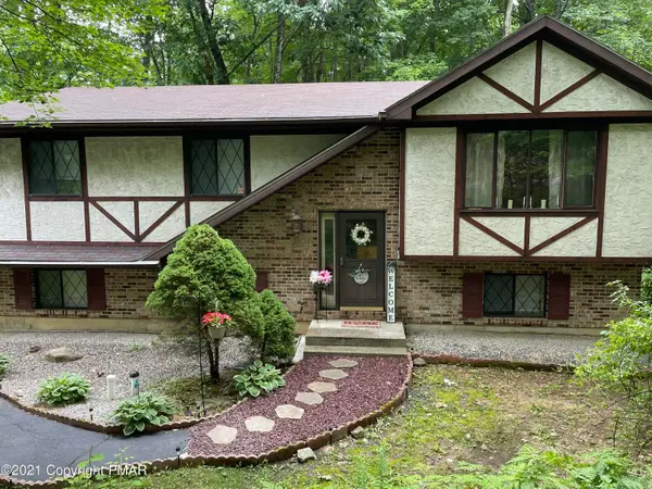 51 Seneca Road, Mount Pocono, PA 18344