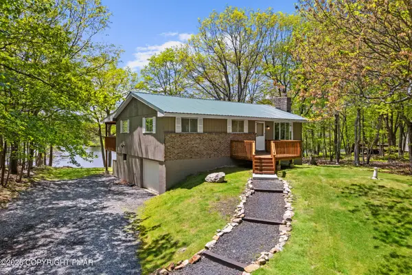 303 Cedar Drive, Long Pond, PA 18334