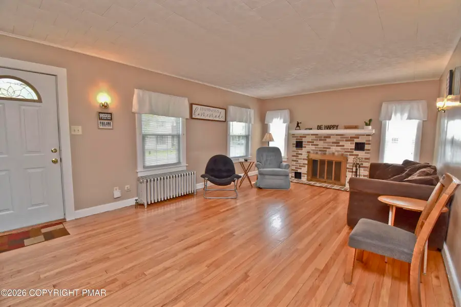 142 Maple Avenue, East Stroudsburg, PA 18301 - #2
