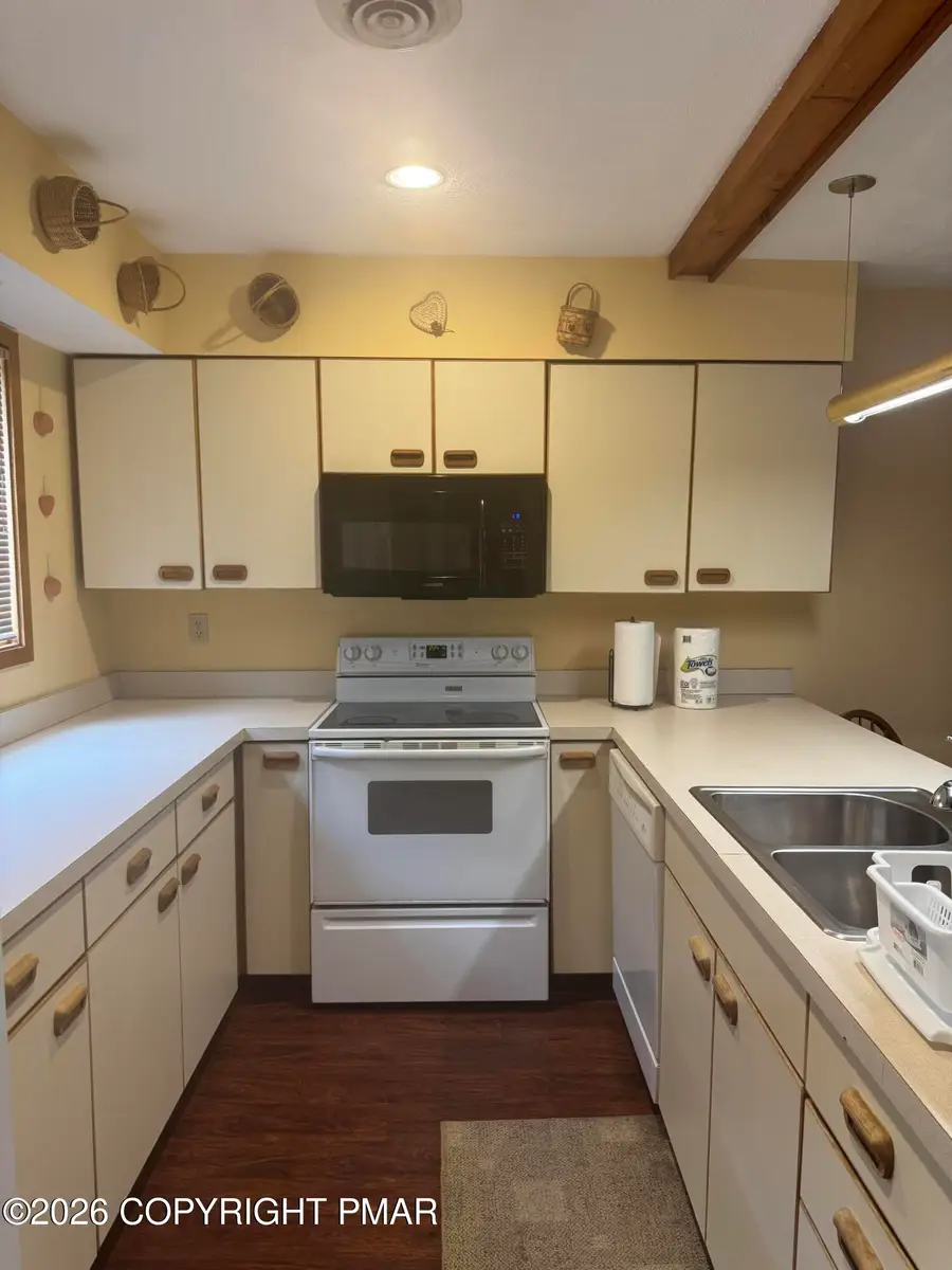 273 Northslope Ii Road, East Stroudsburg, PA 18302 - #2