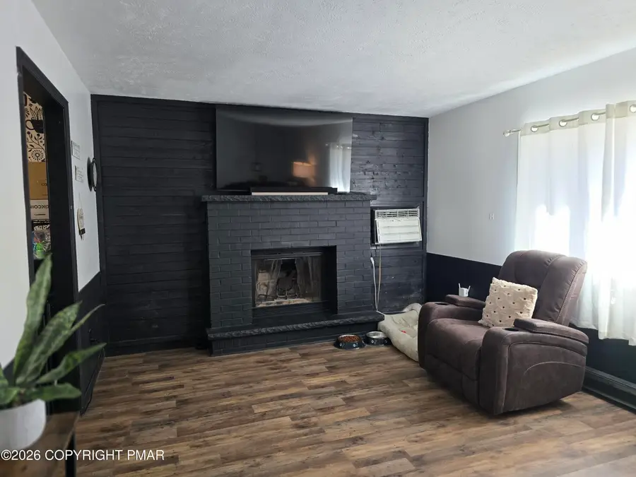 8111 Coco Drive, Pocono Summit, PA 18346 - #2
