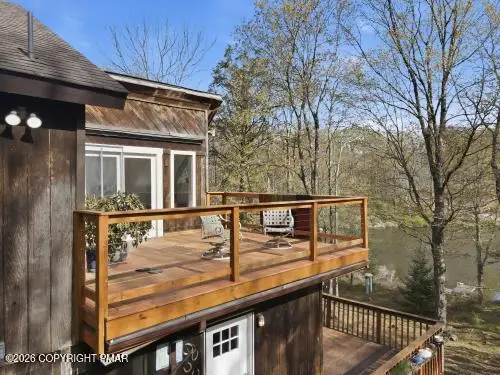 106 Butternut Lane, Canadensis, PA 18325
