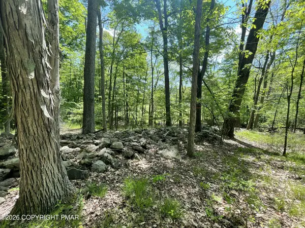 Rte 940 2, Cresco, PA 18326