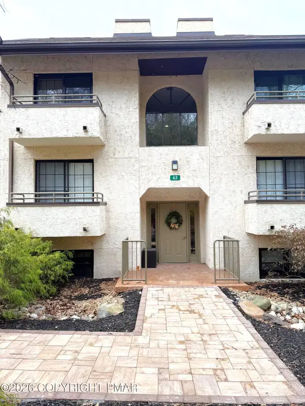 63 Midlake Drive, Lake Harmony, PA 18624