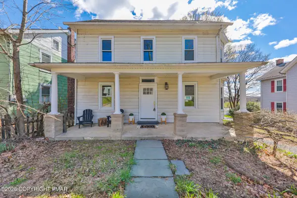 589 S Delaware Drive, Mount Bethel, PA 18343