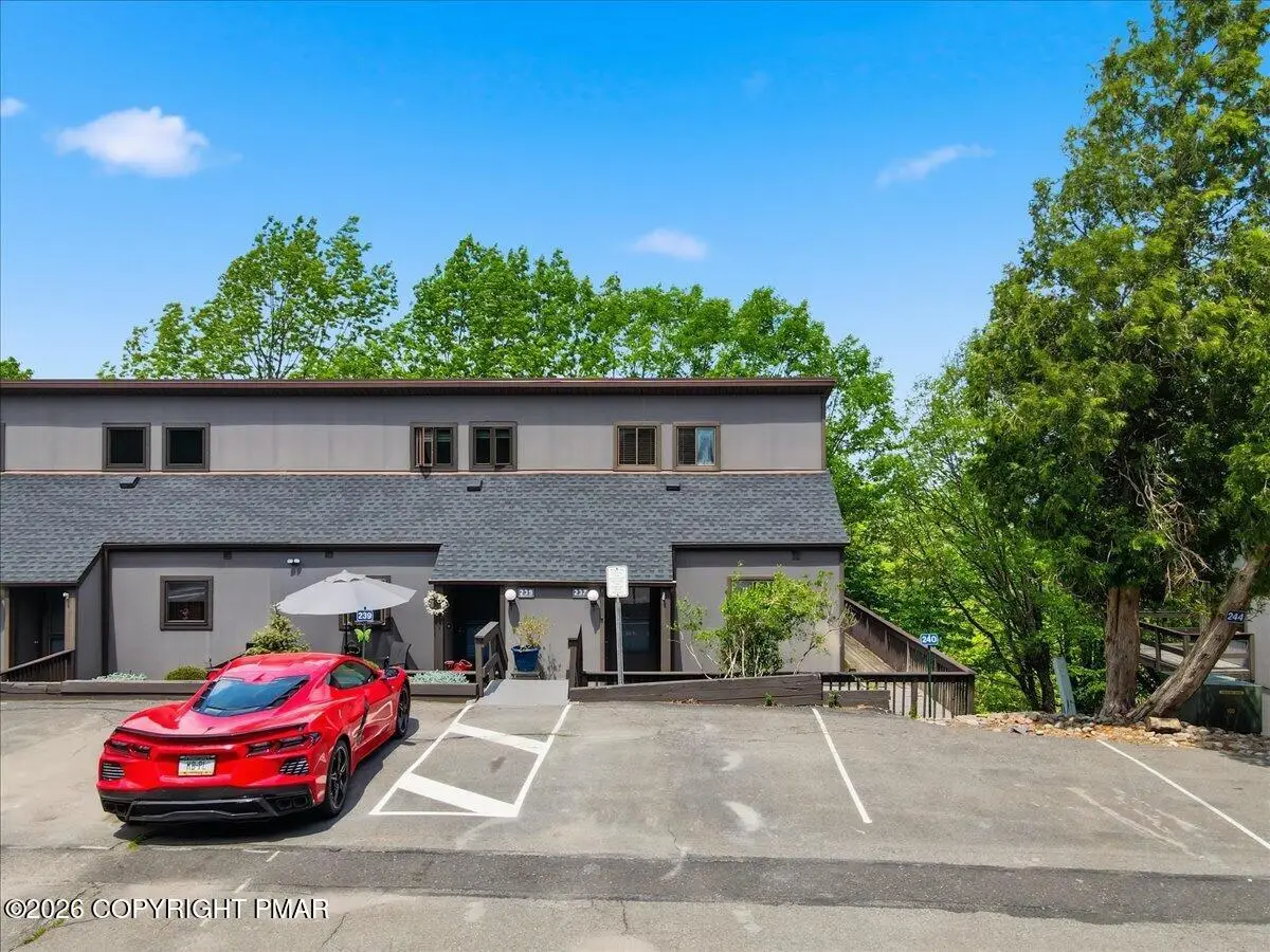 237 High Pass Way, Tannersville, PA 18372 - #1