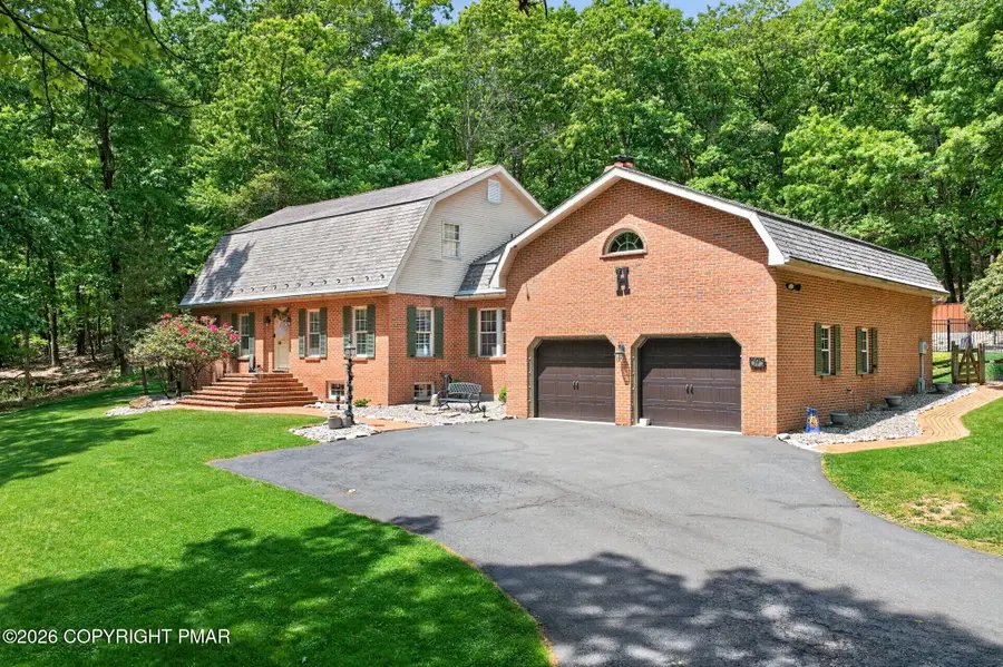 595 Walnut Avenue, Pen Argyl, PA 18072 - #3