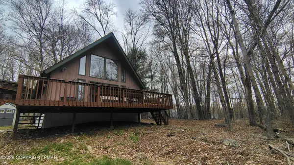 85 Cedarwood Terrace, Hamlin, PA 18427