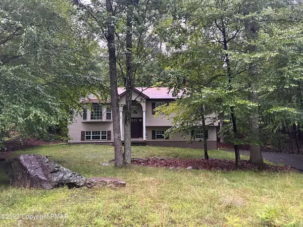 1147 Hunters Woods Drive, East Stroudsburg, PA 18301