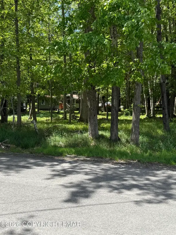Lake Shore Dr 6, Pocono Lake, PA 18347
