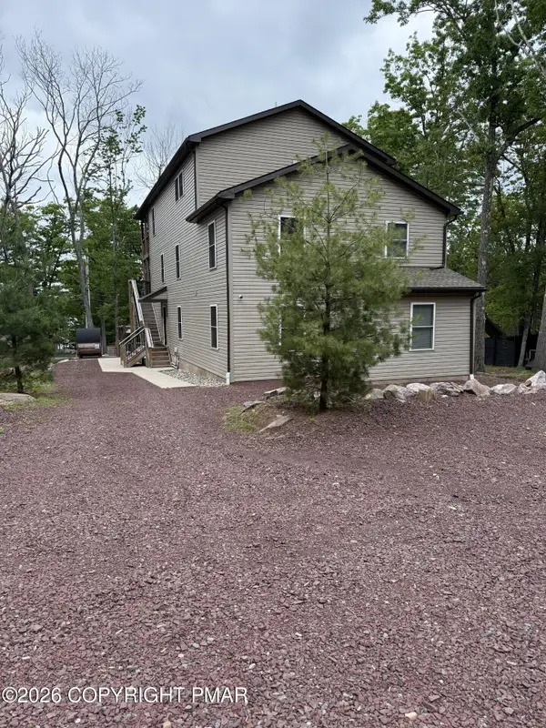 74 Lakeview Drive, Lake Harmony, PA 18624