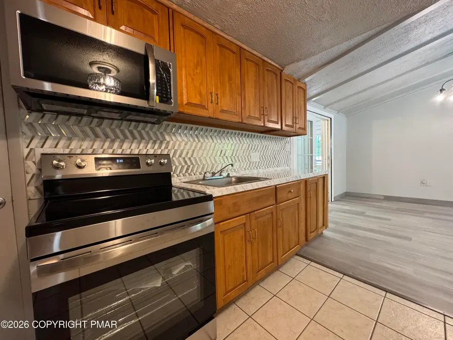 2117 Heathrow Lane, Stroudsburg, PA 18360 - #3