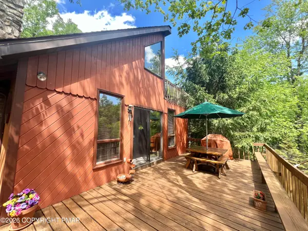 15 Chalet Court, Lake Harmony, PA 18624
