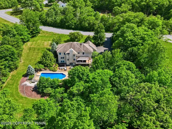 110 Mackenzie Lane, Bartonsville, PA 18321
