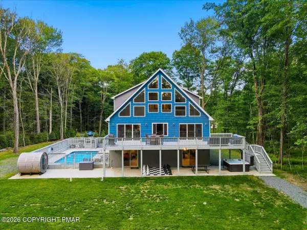 159 Robyn Lane, Pocono Lake, PA 18347