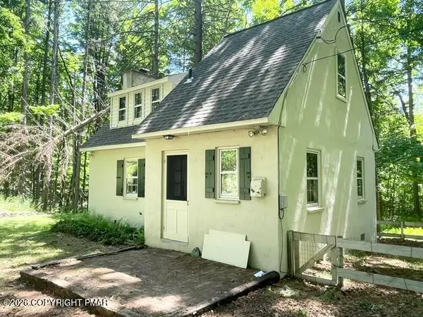 1107 Setzer Road, Stroudsburg, PA 18360