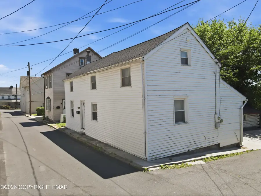 418 Crane Street, Catasauqua, PA 18032 - #2