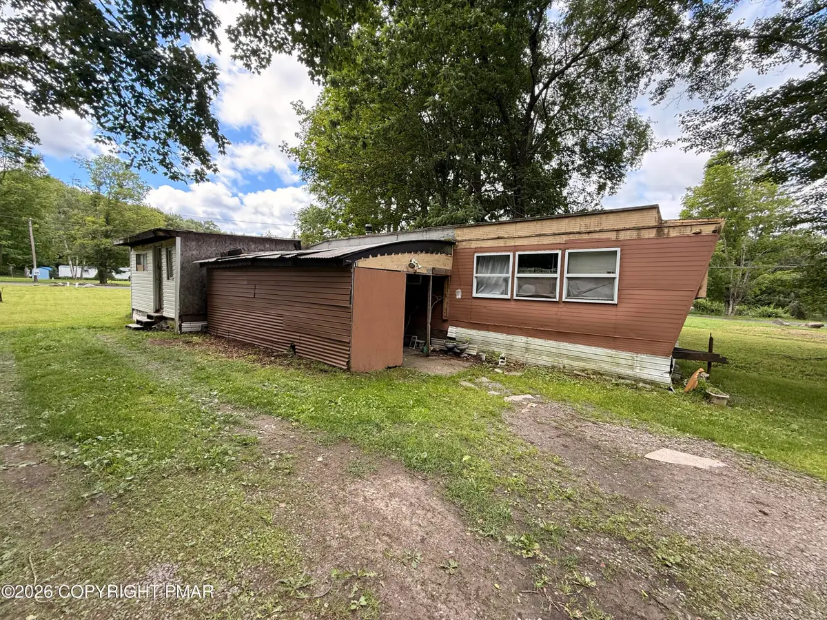 8 East Drive, Clifton, PA 18424 - #1