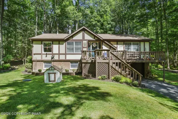 137 Outer Drive, Pocono Lake, PA 18347