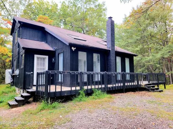 121 Overland Drive, Long Pond, PA 18334
