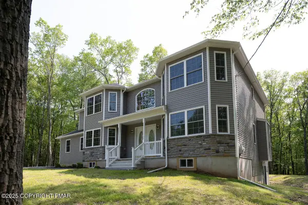 1101 Red Fox Ct 9 Court, Kresgeville, PA 18333