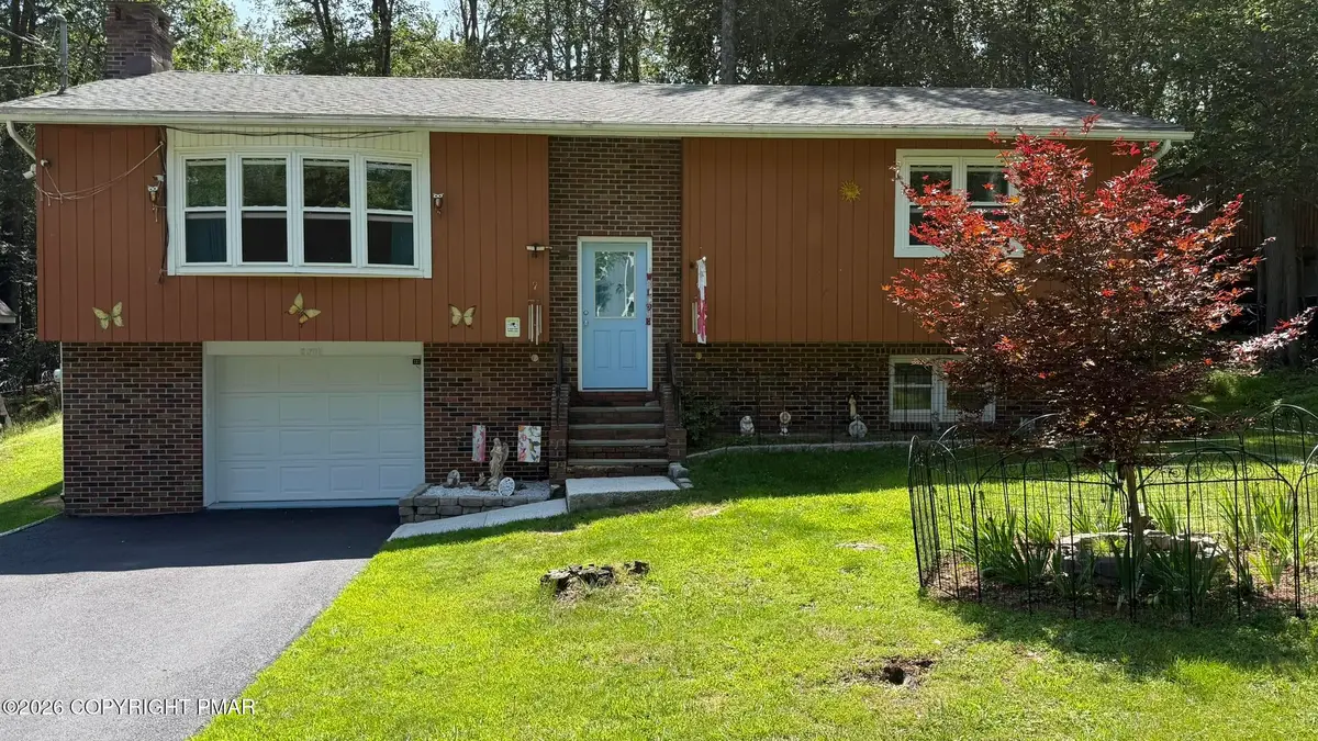 8466 Bumble Bee Way, Tobyhanna, PA 18466 - #1