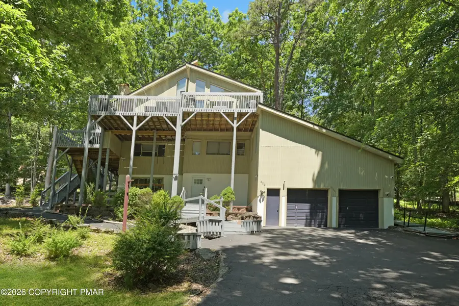 322 Brentwood Drive, Bushkill, PA 18324 - #2