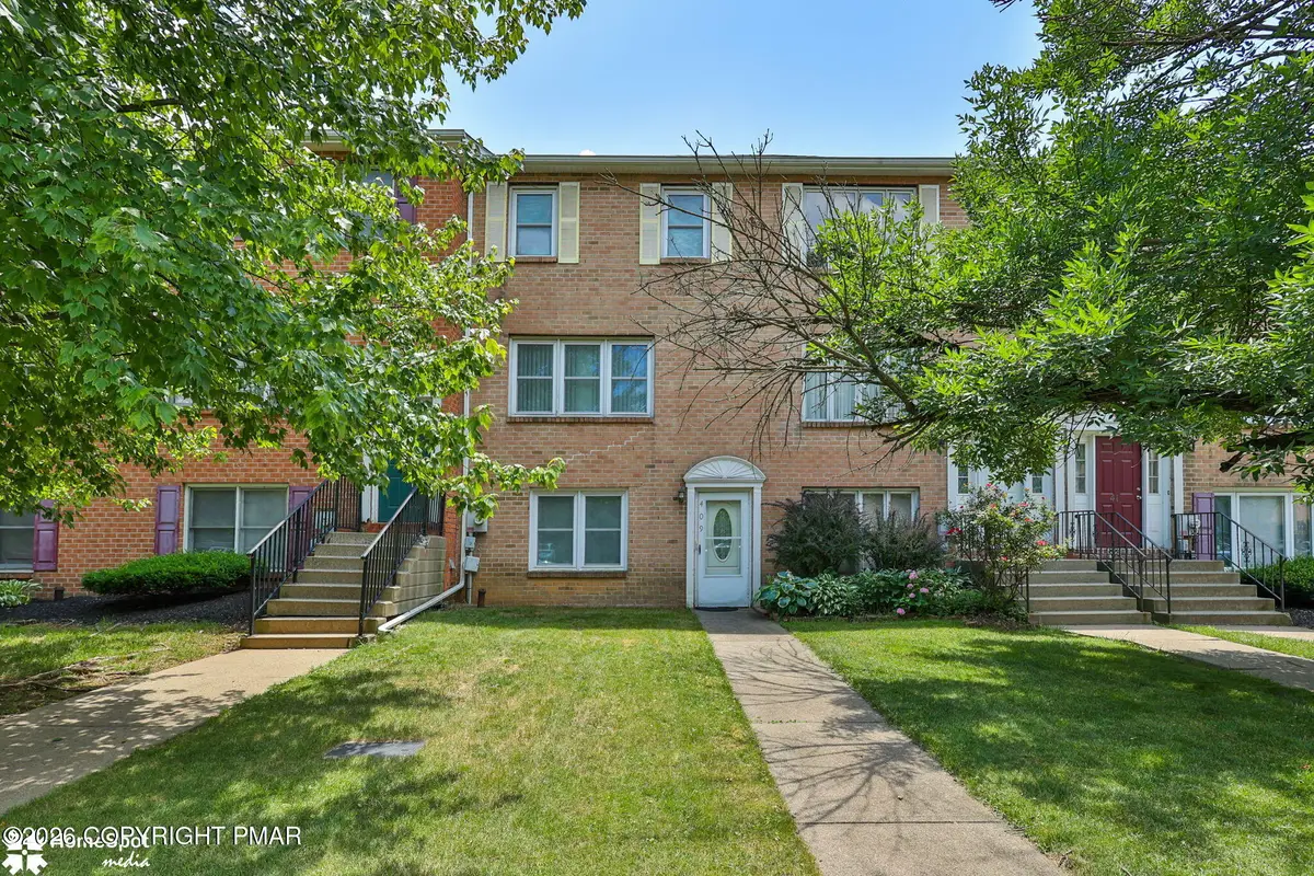409 W Lehigh Street, Bethlehem, PA 18018 - #1