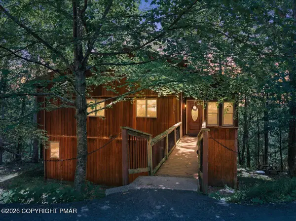 1076 Porter Drive, Bushkill, PA 18324