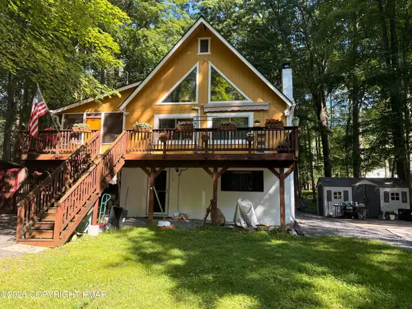 109 Marthas Lane, Pocono Lake, PA 18347