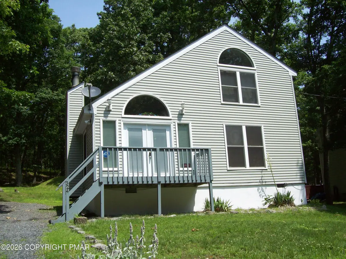 324 Whippoorwill Drive, Bushkill, PA 18324 - #1