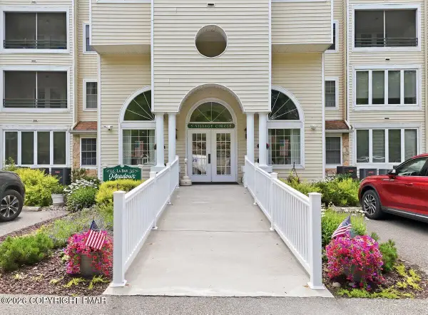 5 Village Drive, Stroudsburg, PA 18360