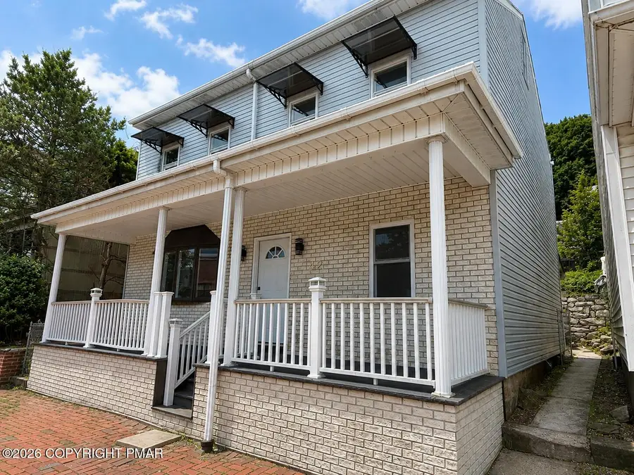 142 W Bacon Street, Pottsville, PA 17901 - #3