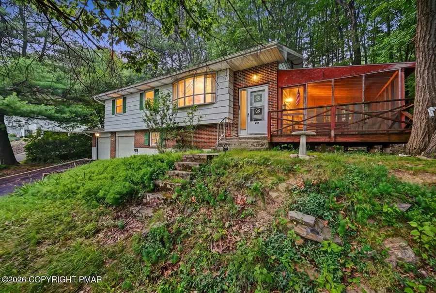 205 W Plainfield Avenue, Pen Argyl, PA 18072 - #2