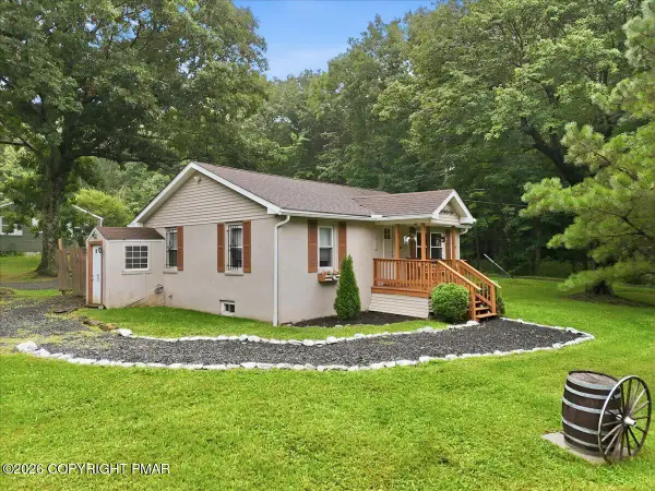 332 Route 390, Cresco, PA 18326