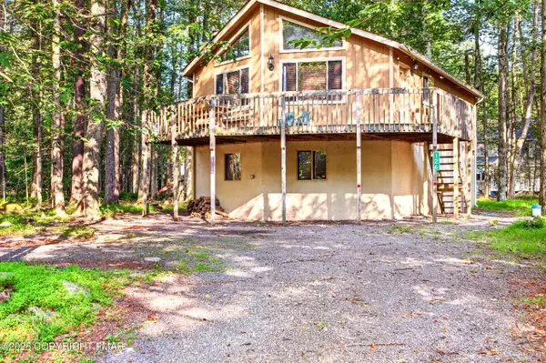 126 Maxatawny Drive, Pocono Lake, PA 18347