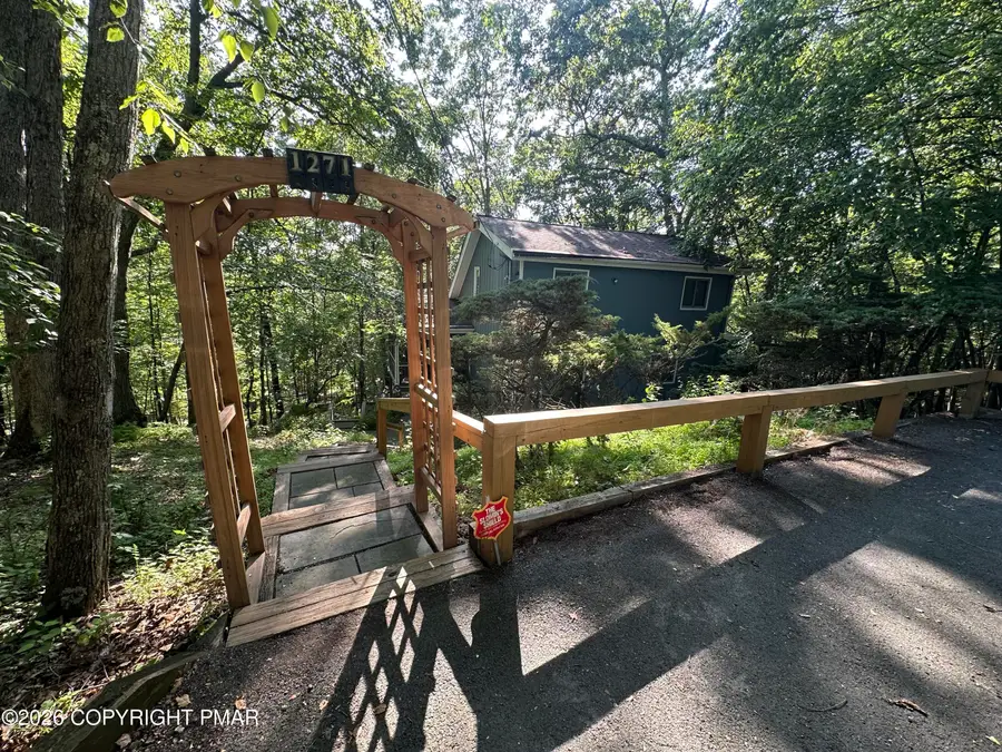 4284 Winchester Way, Bushkill, PA 18324 - #3
