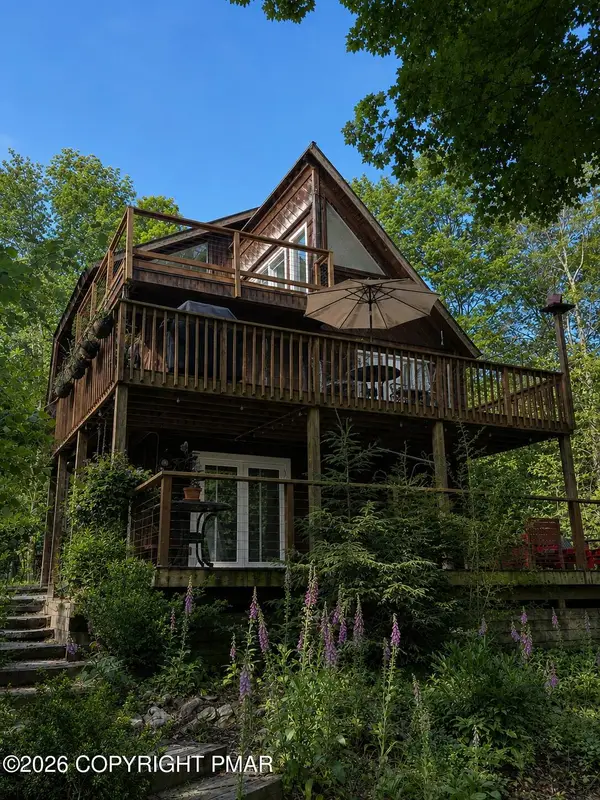 106 Butternut Lane, Canadensis, PA 18325