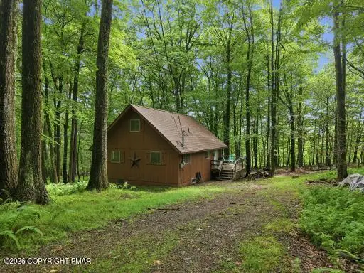 32 Mountain View Drive, Pocono Lake, PA 18347