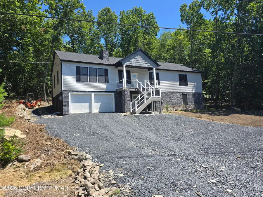 211 Brentwood Drive, Bushkill, PA 18324 - #2