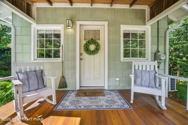221 John Street, Pocono Pines, PA 18350