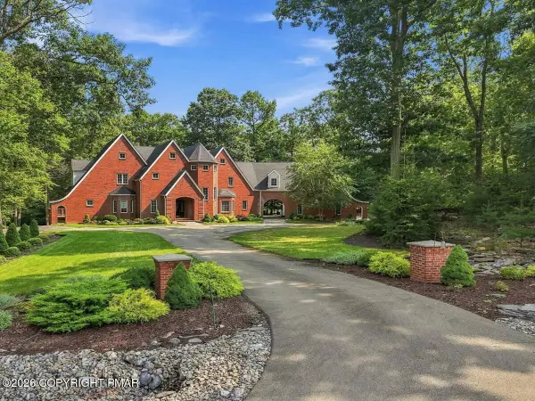 213 Escoll Drive, East Stroudsburg, PA 18301