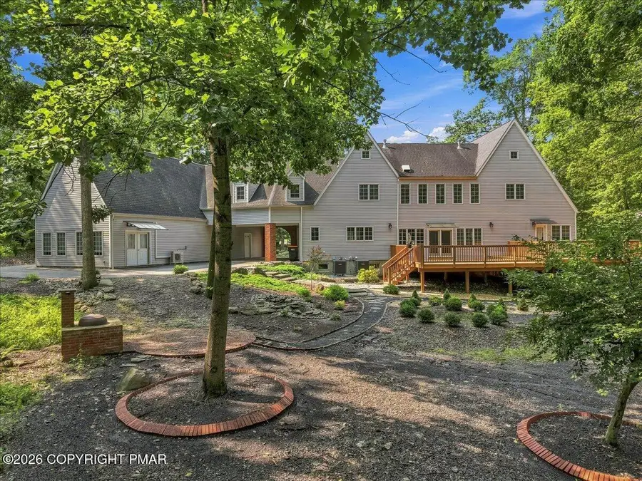 213 Escoll Drive, East Stroudsburg, PA 18301 - #2